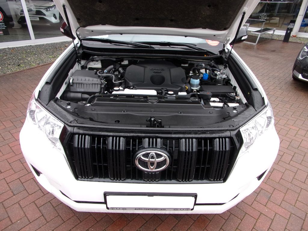 Toyota Land Cruiser 2.8 5-Türer,Automatik - 5x sofort!