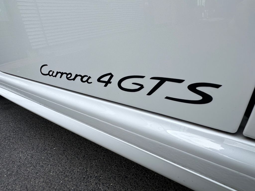 Porsche 911 CARRERA 4 GTS CABRIO*GARANTIE*TRAUMZUSTAND*