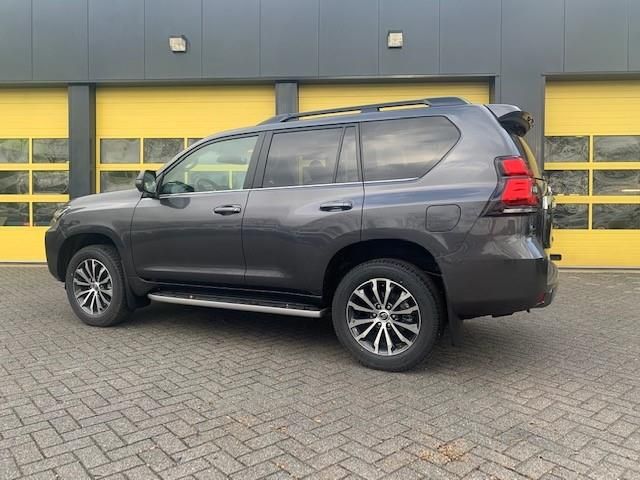 Toyota Land Cruiser 2.8 D-4D Executive 5 Persoons
