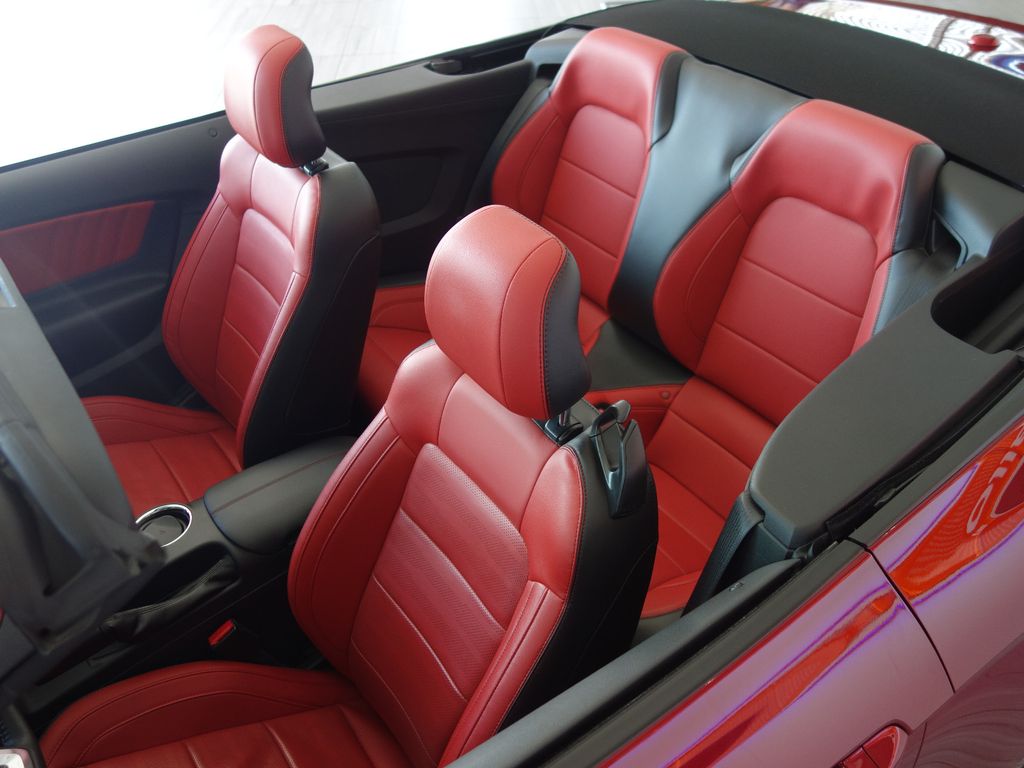 Ford Mustang GT 5.0 V8 Aut. Cabrio +Navi +Sitzklima