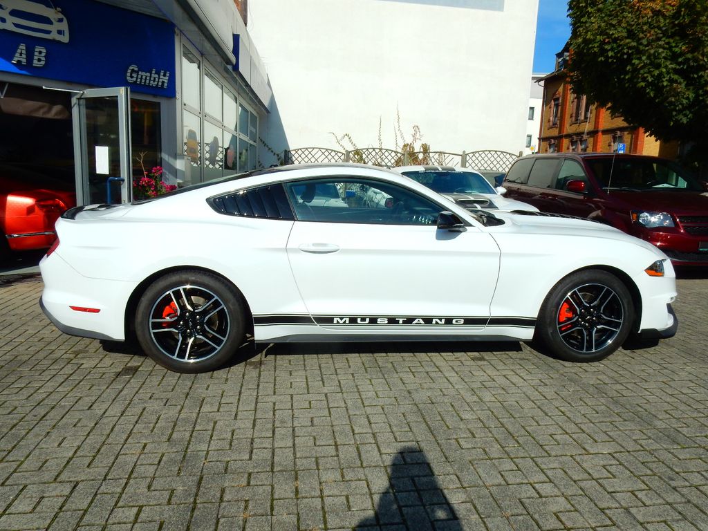 Ford Mustang 2.3 EcoBoost  SHELBY OPTIK WENIG KM TOP