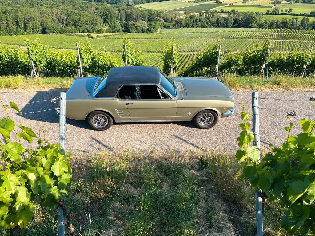 Ford V8 Mustang -TÜV NEU