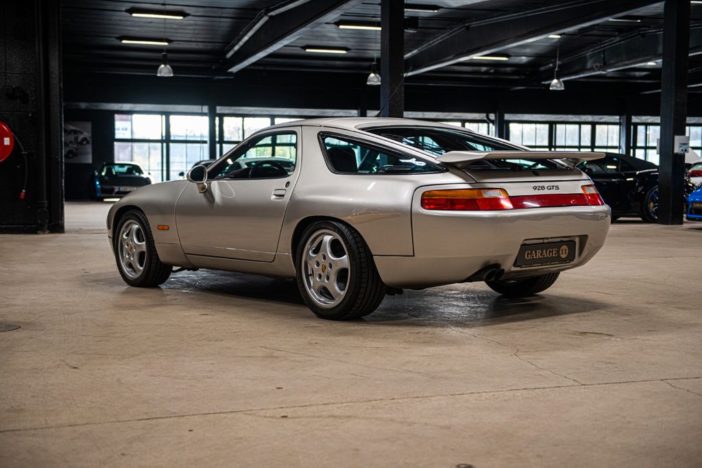 Porsche 928 GTS Auto