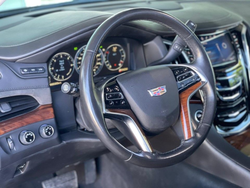 Cadillac Escalade ESV (Lang) Luxury 6.2 V8 4x4 MWST.