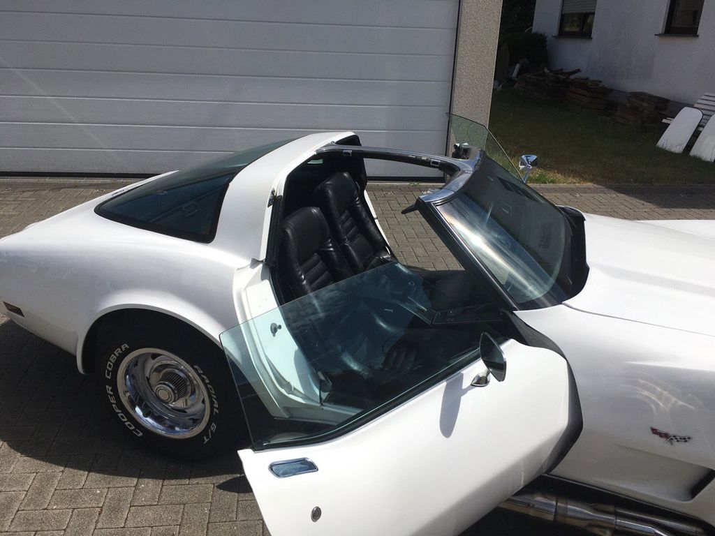 Corvette C3 Targa T-Top Sidepipes 5.7 Liter V8 weiß