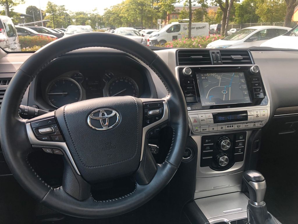 Toyota Land Cruiser 2.8 D-4D Executiv  Leder 360°Kamera