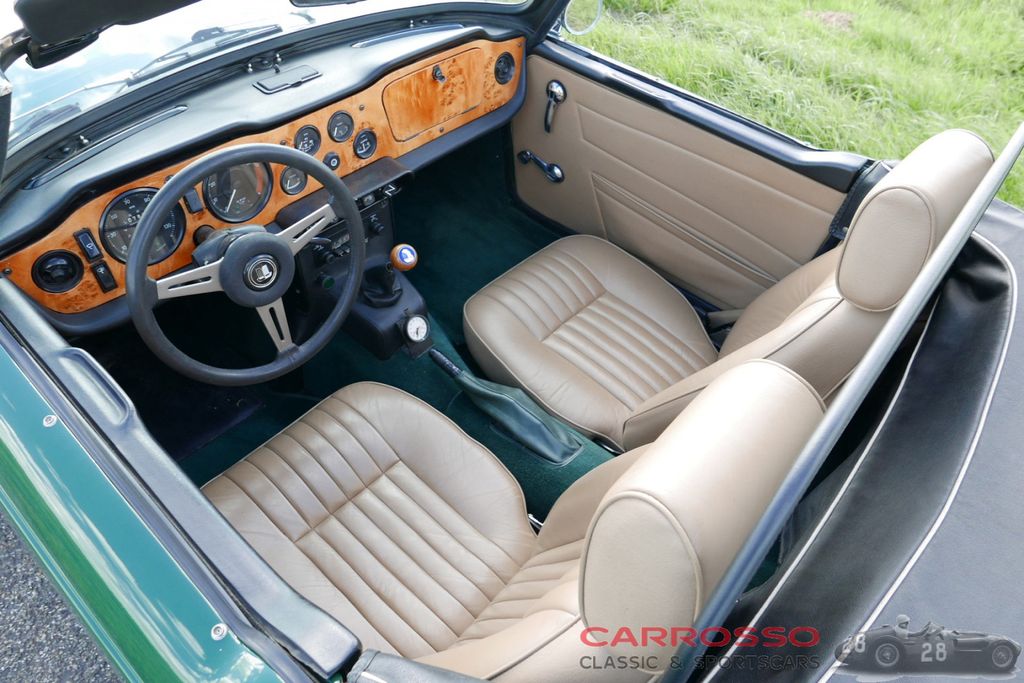 Triumph TR6 Soft Top / body-off restored / spoke wheels