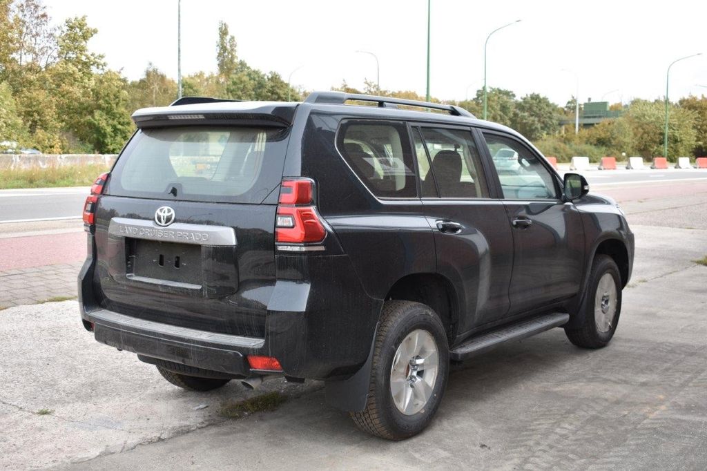 Toyota Prado 2.7l petrol AT "EXPORT OUT EU"
