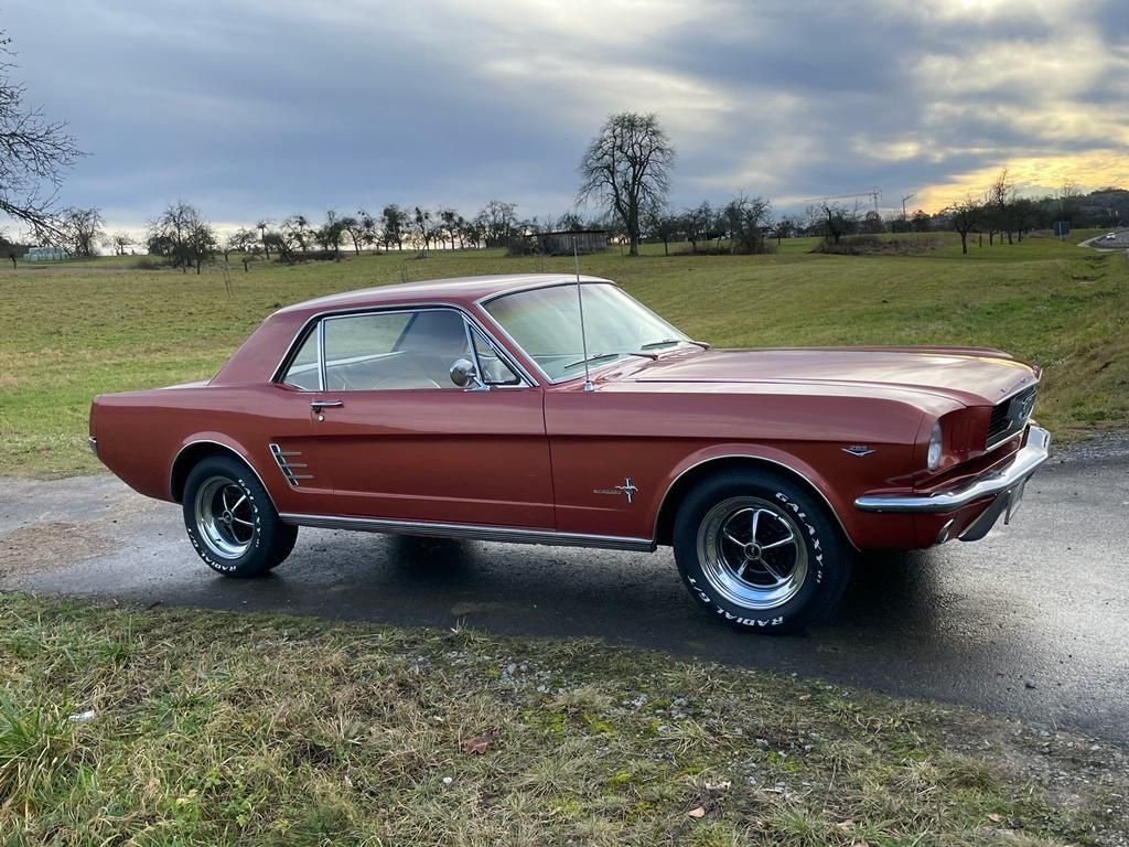 Ford Top Mustang V8 in Emberglow 1966