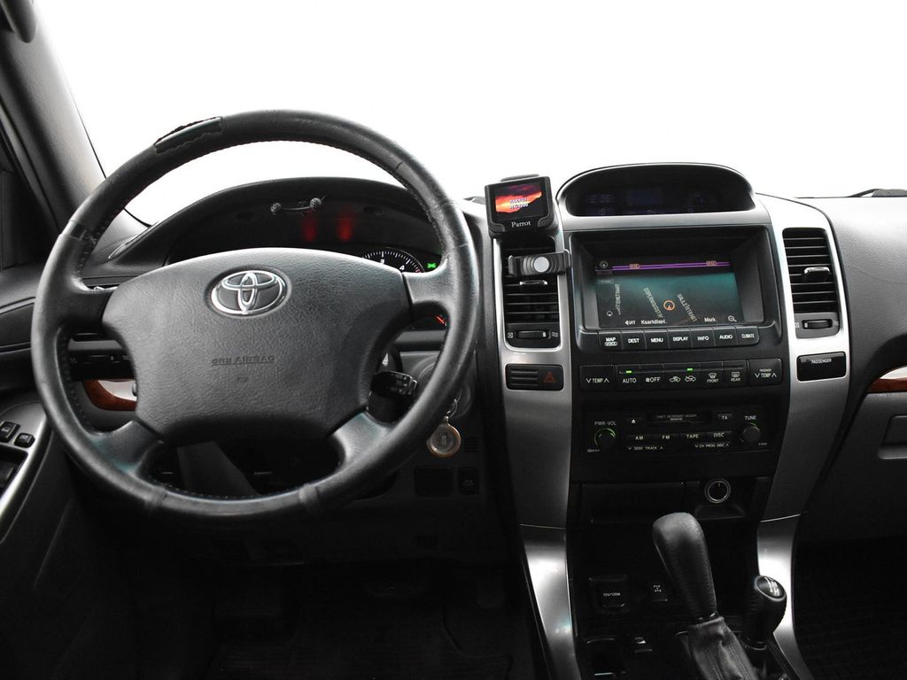Toyota Land Cruiser 3.0 D-4D SX GRIJS nummernschild Hän