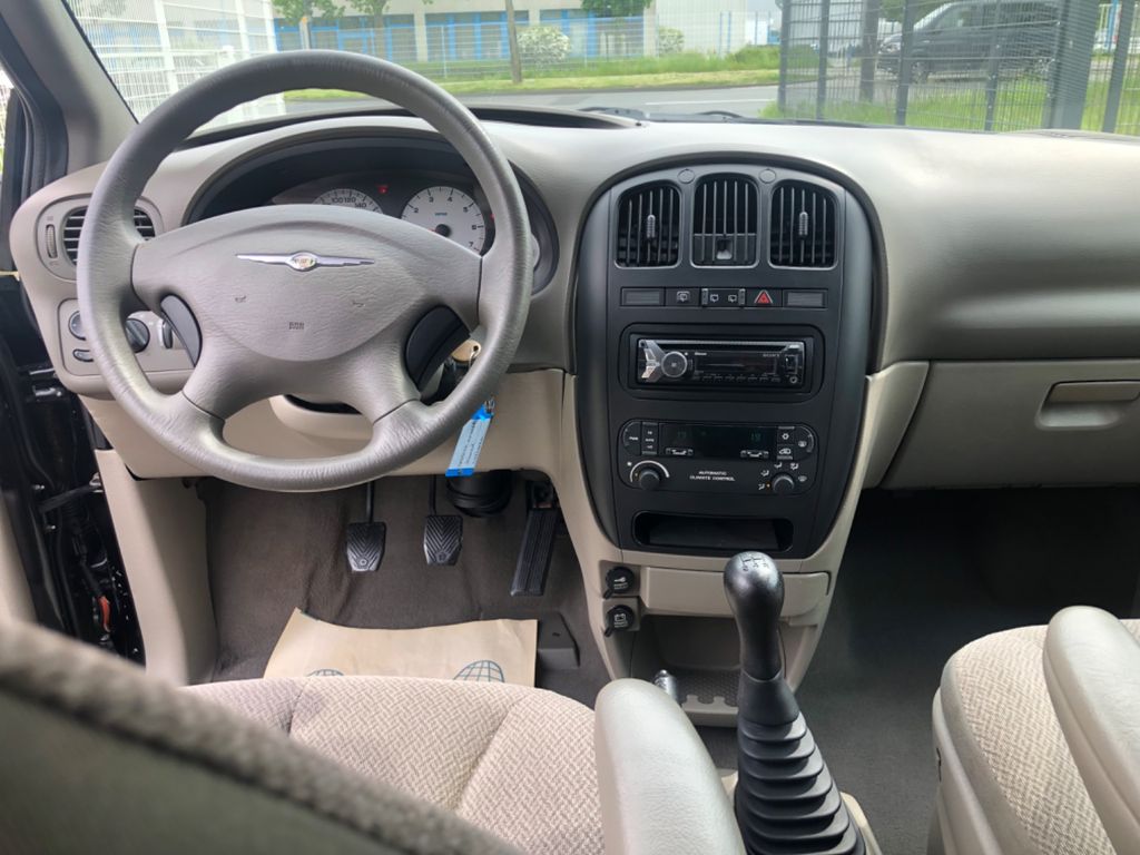 Chrysler Voyager 2.4 SE Klimaanlage/CD/PDC/7-Sitze
