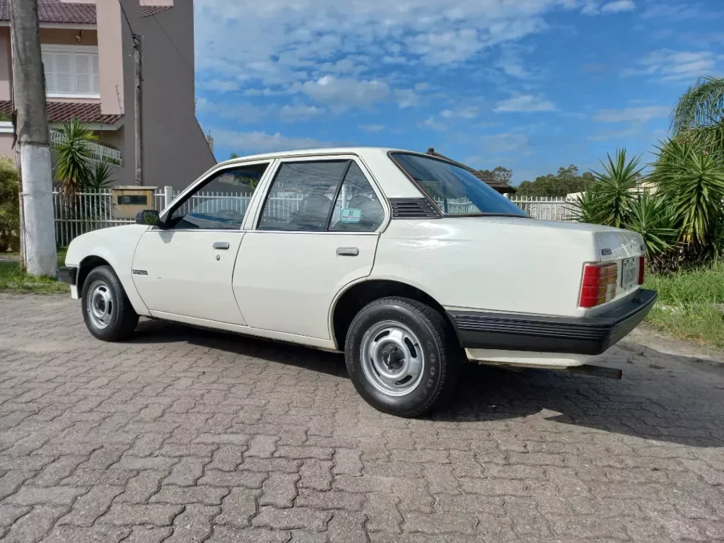 Chevrolet  Monza 1983 Standard  Em Raro Estado