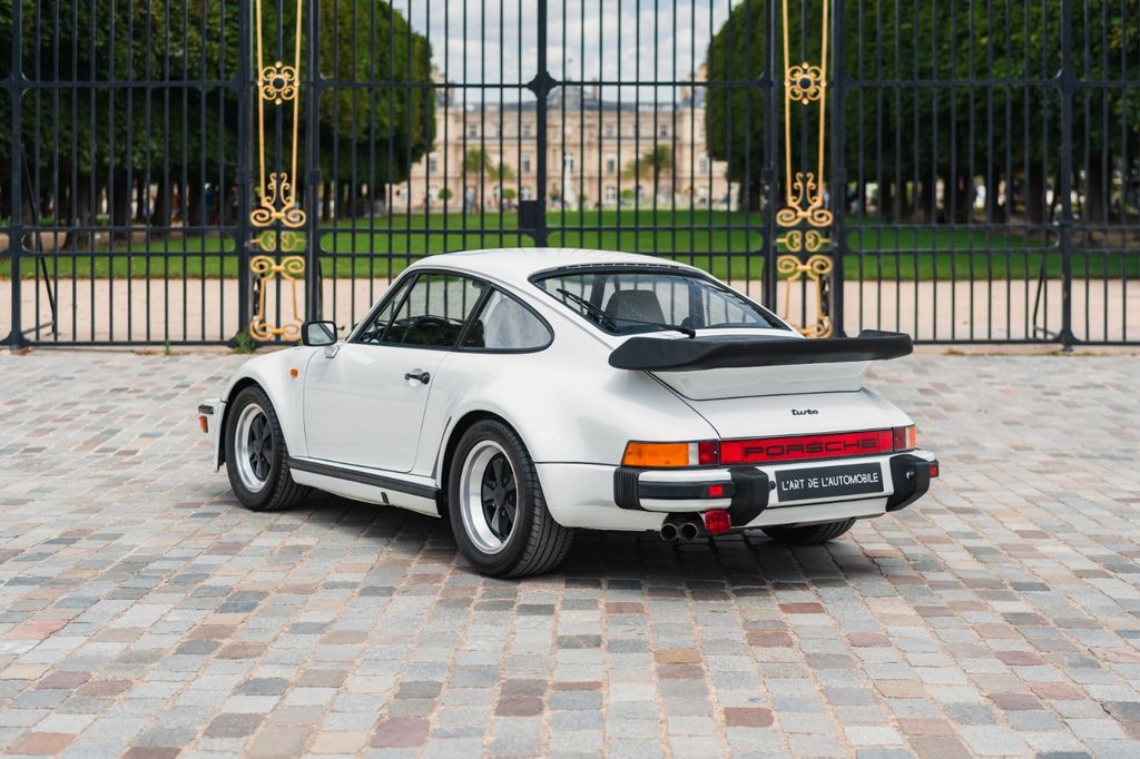 Porsche 930 Turbo Flatnose - one of 59 without pop-ups
