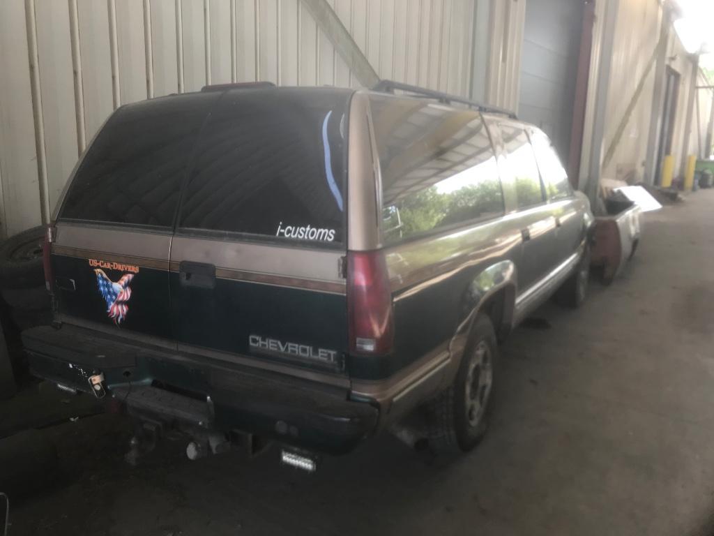 Chevrolet suburban voor opmaak of onderdelen