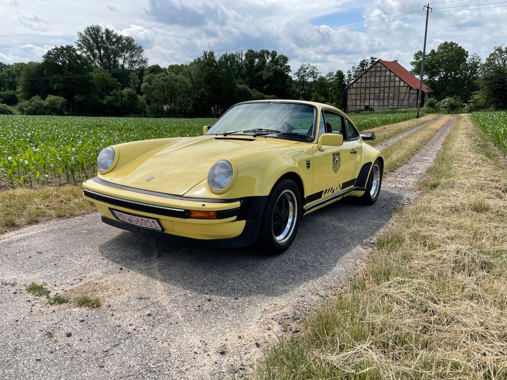 Porsche 911 turbo  "ohne Schiebedach " deutsch  H Ken.