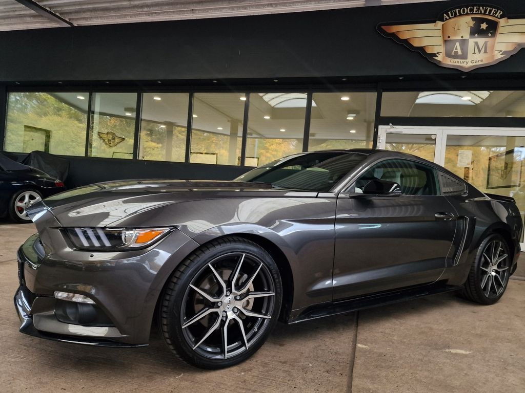 Ford Mustang 2.3 EcoBoost Auto Fastback