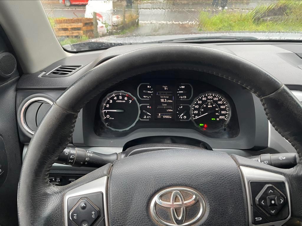 Toyota toundra 5.7 platine