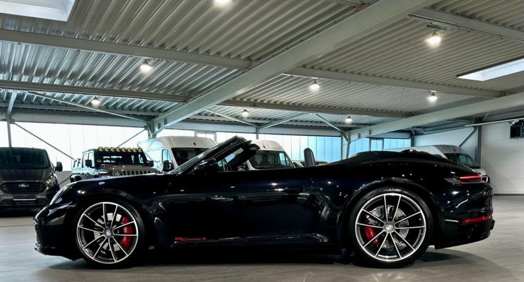 Porsche 992 Carrera S Cabrio Sport Design Paket Approved