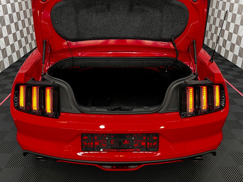 Ford Mustang GT Cv. *PREMIUM*R.KAM-SZ.KLIMA-LEDER-19"