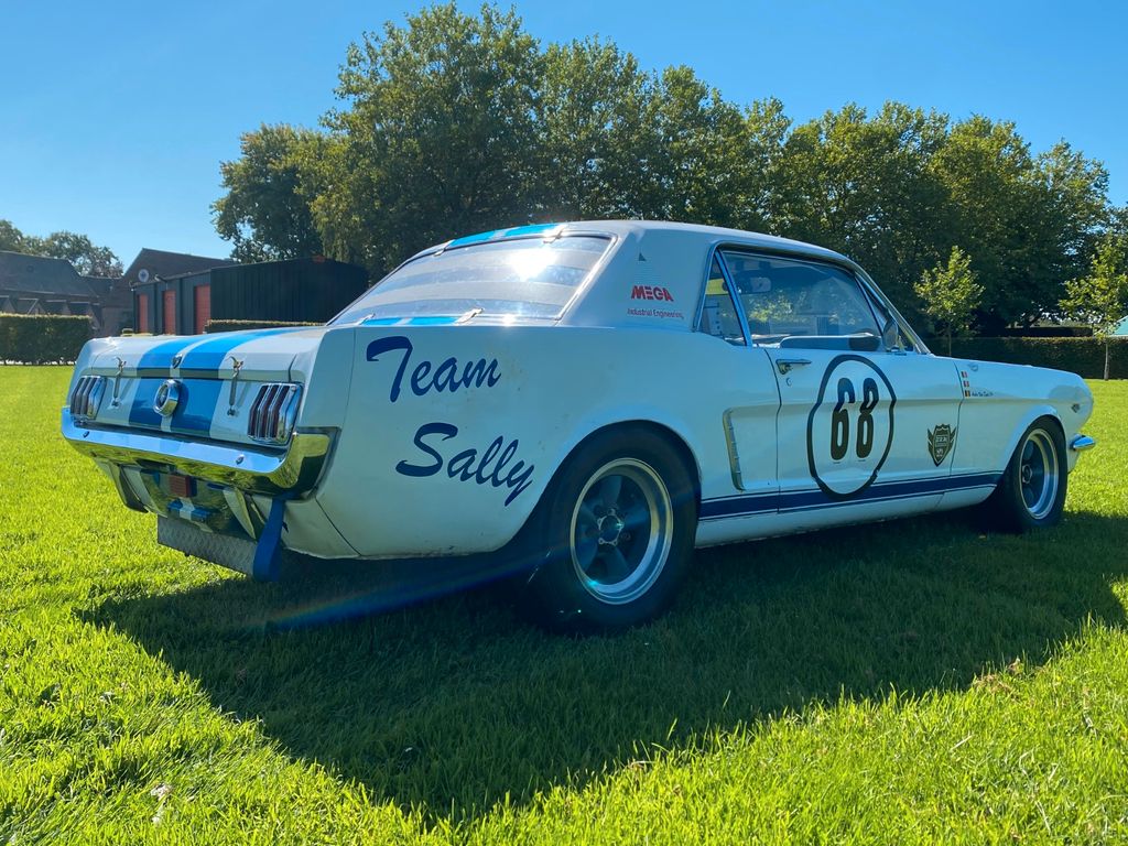 Ford Mustang - FIA race car - J. Ickx tribute car