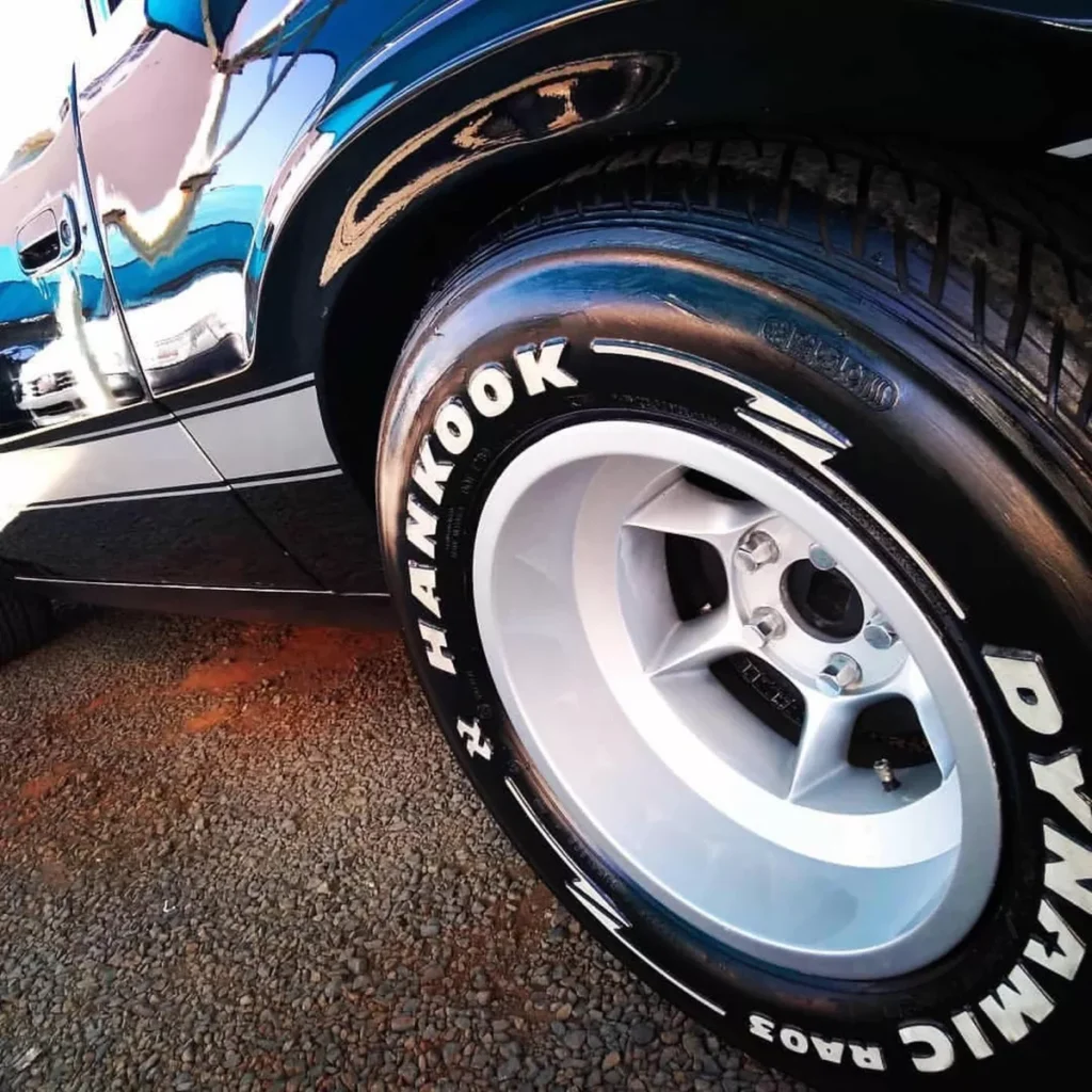 Ford Maverick V8 302