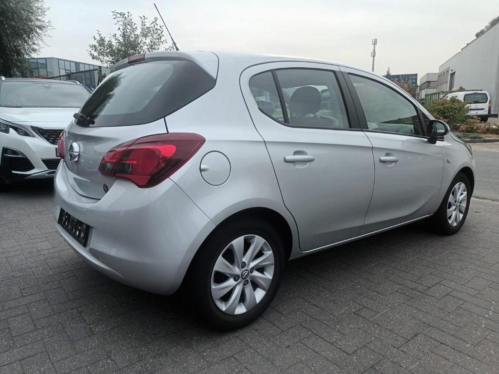 Opel corsa 1.4 essence année 2019 100 000 km bon état