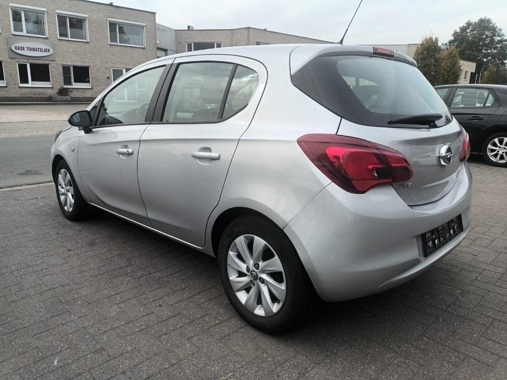 Opel corsa 1.4 essence année 2019 100 000 km bon état