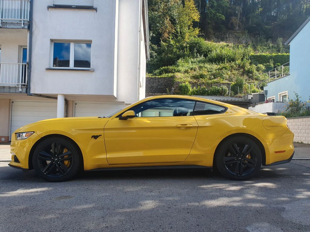 Ford Mustang 2.3 EcoBoost- Premium - Performance pack