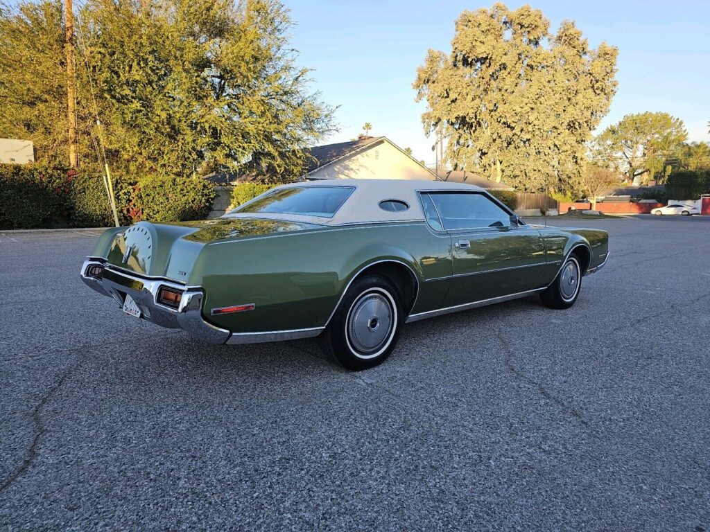1972 Lincoln Continental cartier
