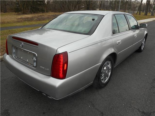2004 Cadillac DeVille LOW 85K MILES 22 SERVICE RECORDS CLEAN CARFAX
