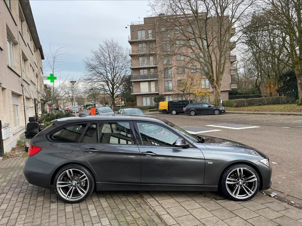 BMW 318D EURO 5 ! LIGNE MODERNE! XÉNON! 164 134 KM ! GVV!