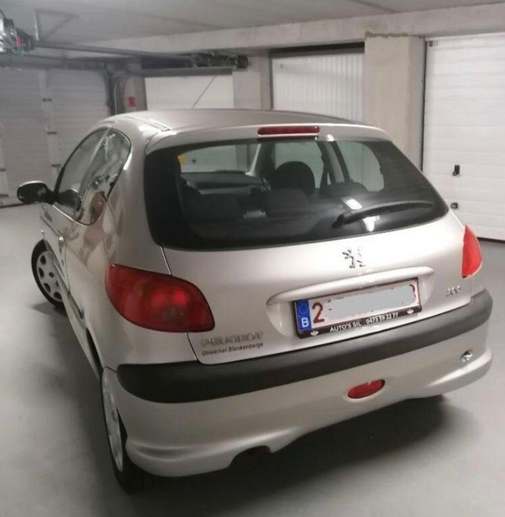 Peugeout 206
