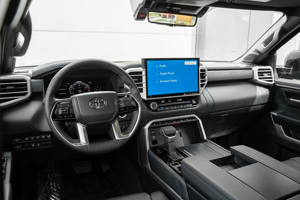 Toyota Tundra 2024 Platinum CrewMax 5.5 € 79500 HC INTE