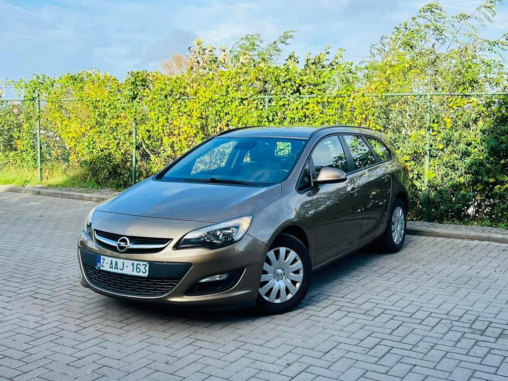 Opel Astra 1.4Turbo Essence