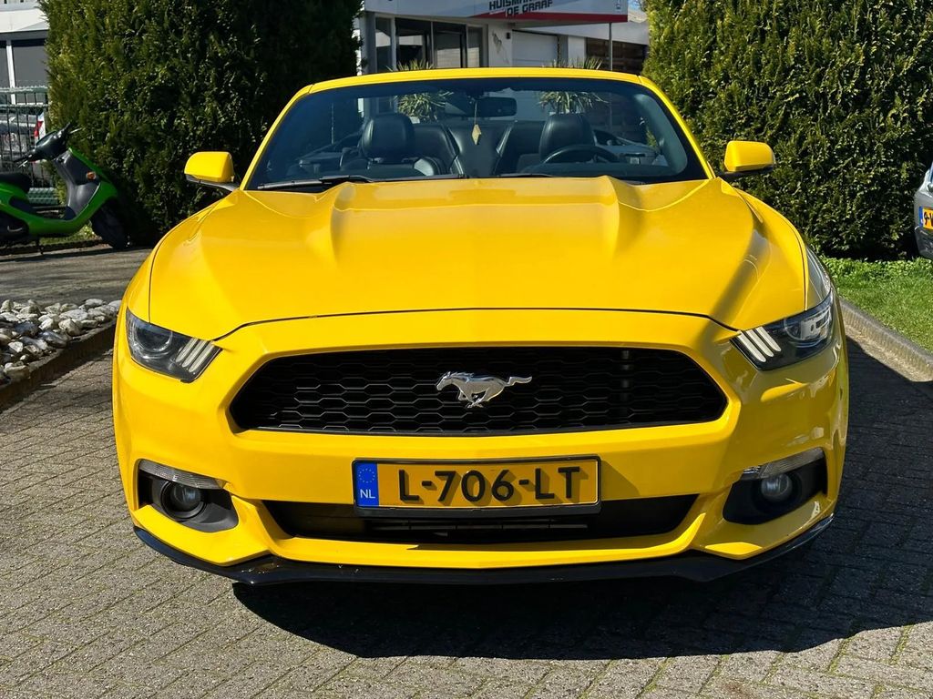Ford Mustang 2.3 Ecoboost automatik 2015 Geel Cabriol