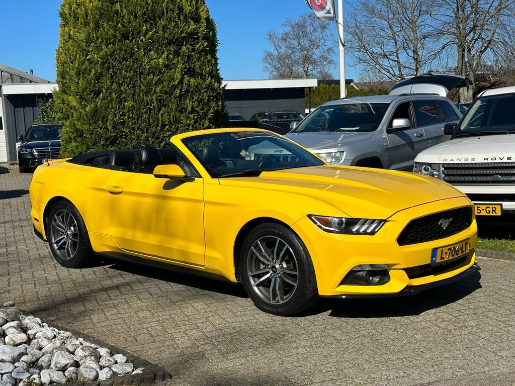 Ford Mustang 2.3 Ecoboost automatik 2015 Geel Cabriol