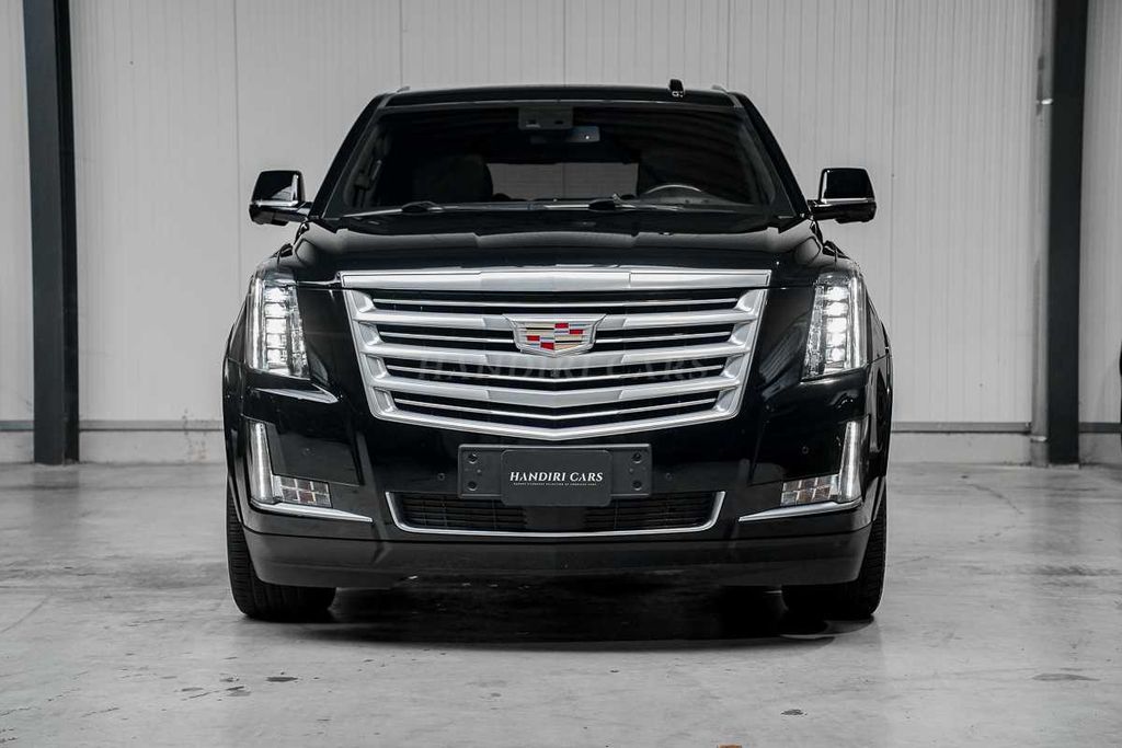 Cadillac Escalade 2016 SUV Platinum € 45000 +BRS Assist s