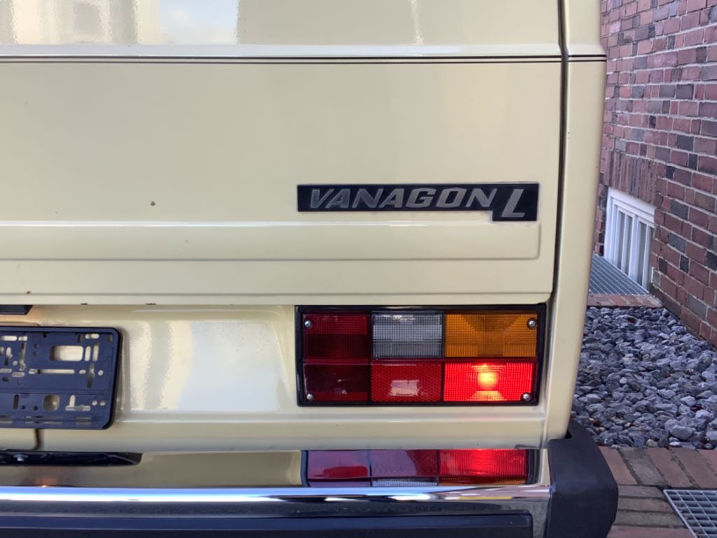 Volkswagen T3 Vanagon 7-Sitzer *** California Blue Plate