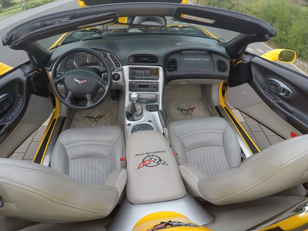 Corvette  Corvette C5 Convertible millenium yellow 6 Gang