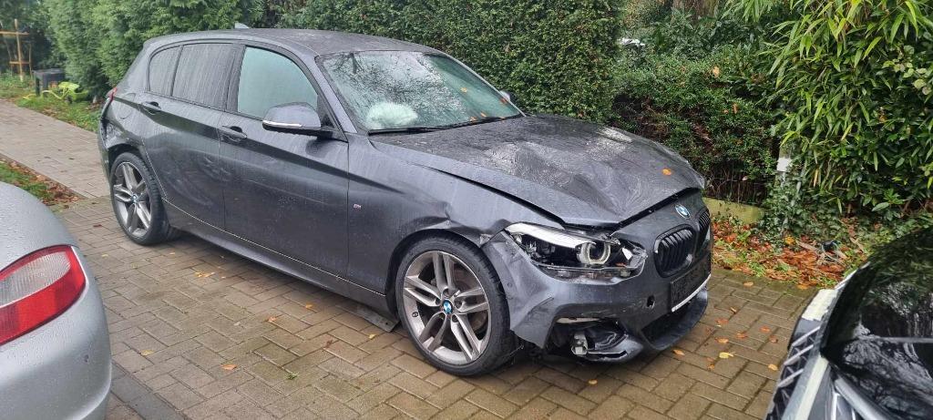 BMW 118i schade/Automaat/Motor + Transmissie zijn in orde