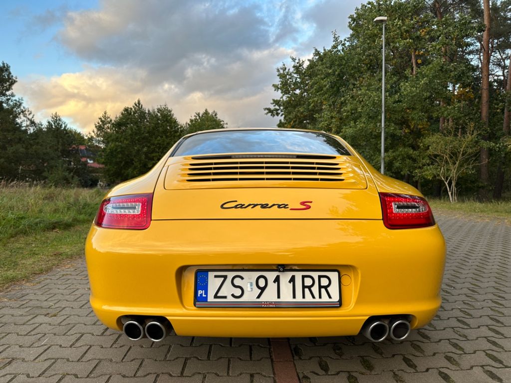 Porsche 911 carrera S Speed Yellow / Cocoa Brown