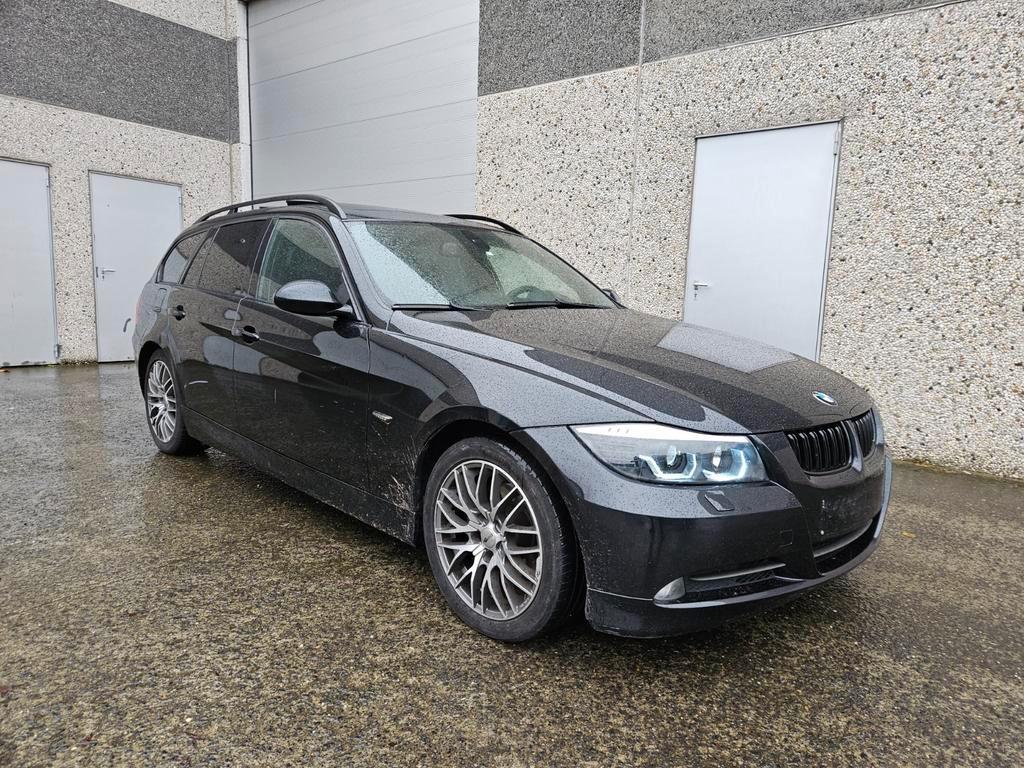 BMW 325 iA automatique toit panoramique Android complet GPS