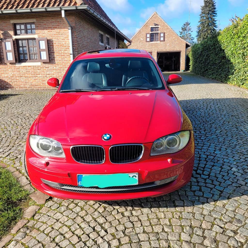 BMW 118D N47 E81,**  Automatique ** , Gekeurd voor verkoop