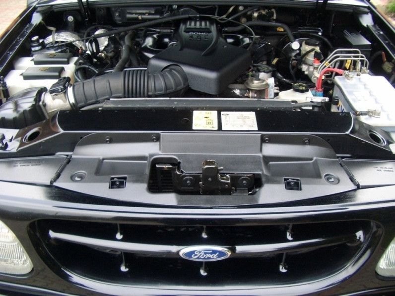 Ford Explorer * Black Edition * Garage & alle Extras