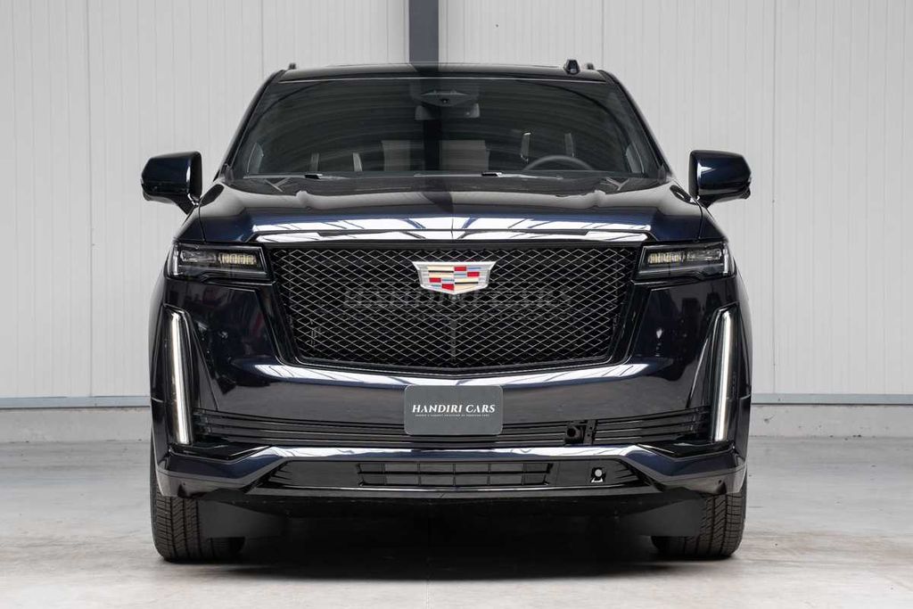 Cadillac Escalade 2023 SUV Sport Platinum € 111000 +F47 A