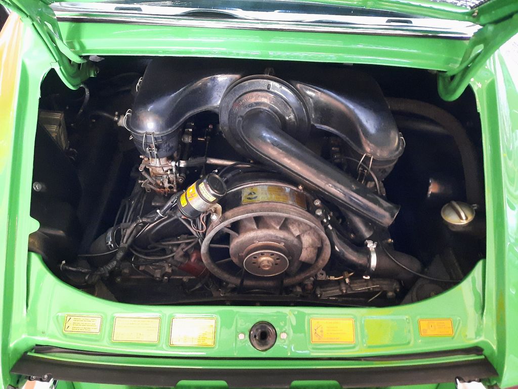 Porsche 911T2,2Targa deutsch teil-restauriert incl-motor