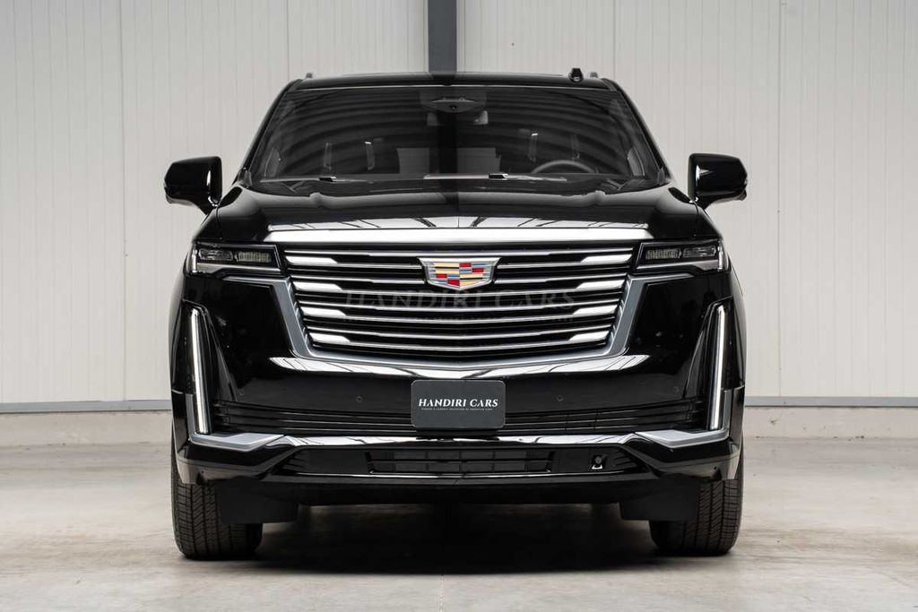 Cadillac Escalade 2023 SUV Premium Luxury Platinum € 1090