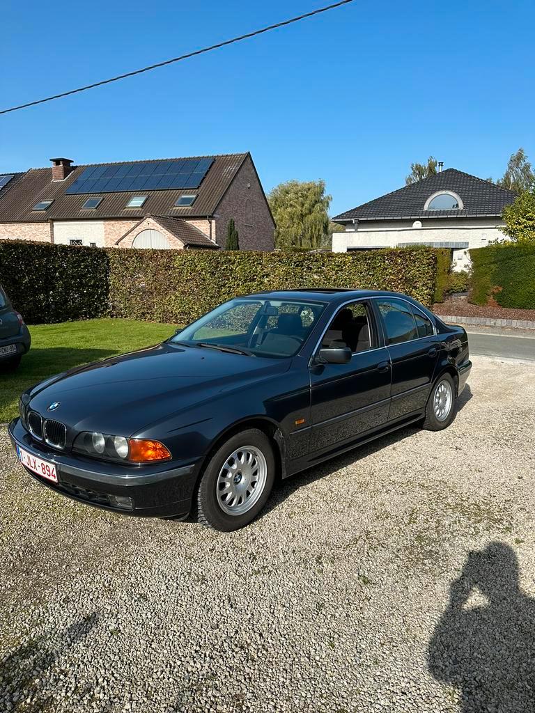 BMW 520i '97 : Peu de kilomètres, beaucoup de plaisir!