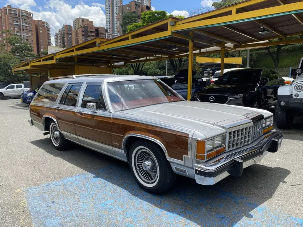 Ford Ltd Country Squire 1984