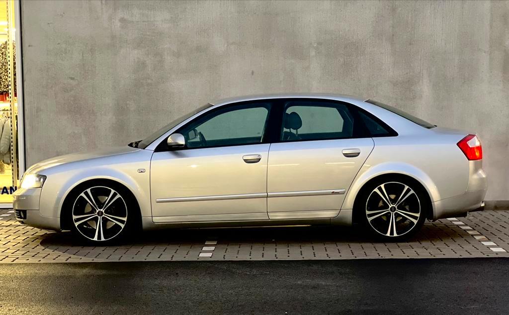 Audi A4 2.4 V6 S-line